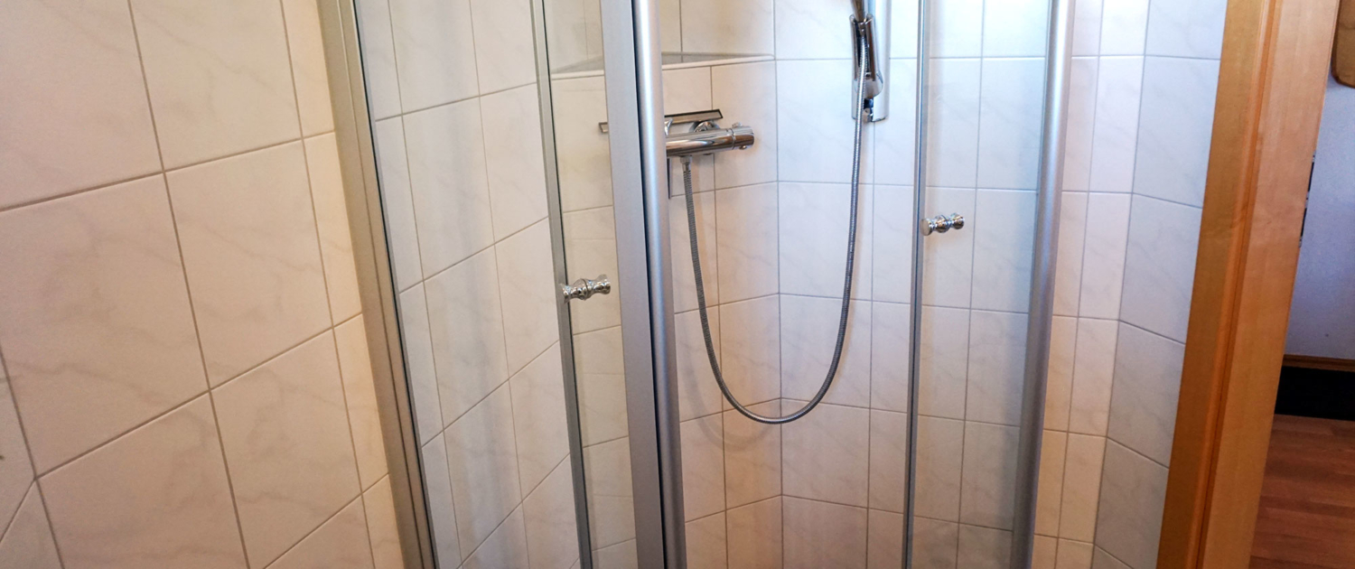 Duschbad Doppelzimmer Waxenstein